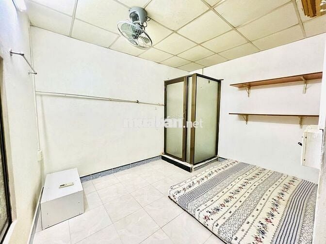 Phòng trọ máy lạnh sạch đẹp, đơn giản, môi trường học sinh - sinh viên