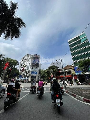 Bán 220m2 mặt phố Bà Triệu, Hai Bà Trưng, Hà Nội