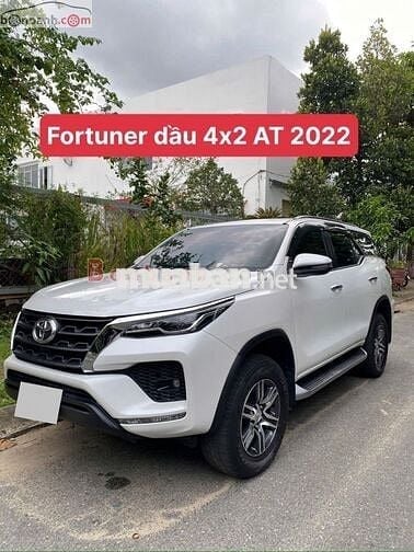 Toyota Fortuner 2.4L 4x2 AT 2022 Trắng