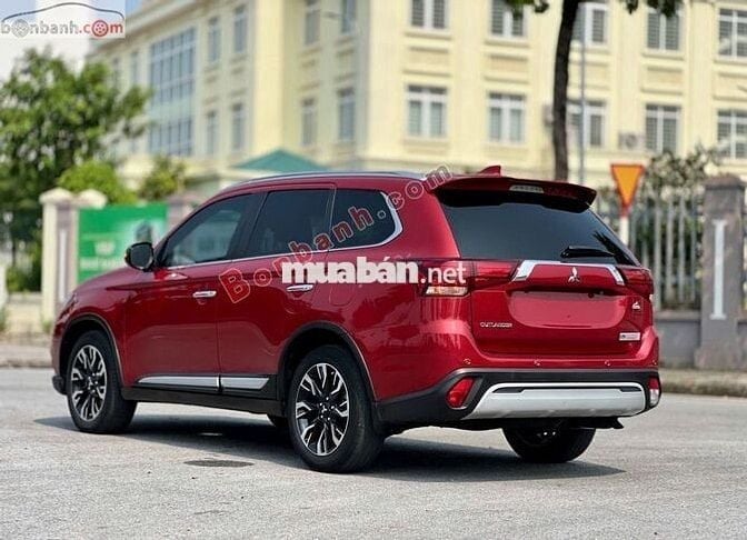 Mitsubishi Outlander 2.0 Premium 2021 Đỏ