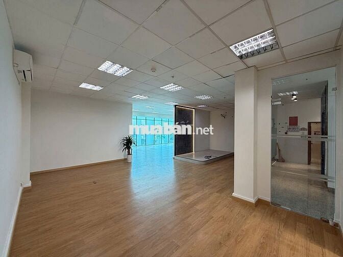 Cho thuê văn phòng đường Võ Văn Tần, dt 145m²