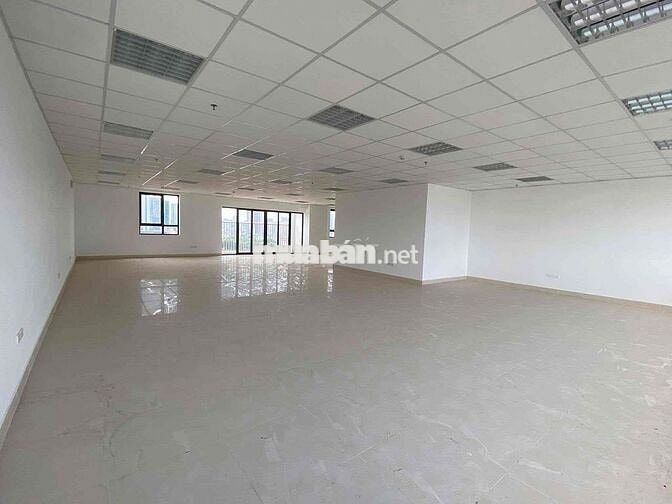 Chính chủ cho thuê sàn văn phòng tại Láng Hạ 340m2 giá 50t nhà mới