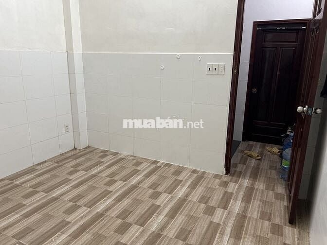 Phòng sạch đẹp giáp Q10, gần vòng xoay Lê Đại Hành