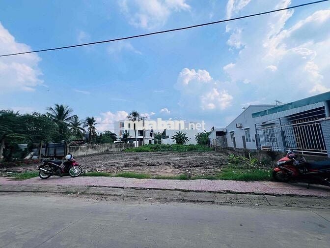 Đất mặt tiền Nguyễn Sáng trung tâm p5 có 2 nền liền