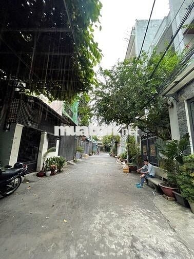 nhà 54m2 cấp 4 - hẻm 8m đi 100m tới trường và chợ đi 1km tới aeon mall