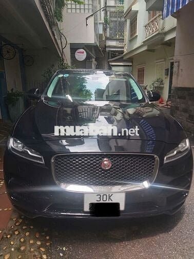 Jaguar F-Pace 2019 màu đen, nội thất da