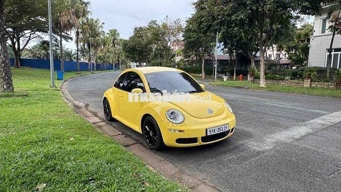 BÁN XE VOLKSWAGEN NEW BEETLE – MÀU VÀNG NỔI