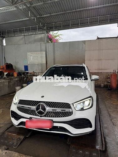 Mercedes-Benz GLC 300 4Matic trắng 2021- 38000 km