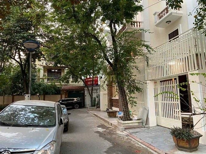 Bán biệt thự KDT Mỹ Đình lô góc mới đẹp, phân khu cao cấp 176m2 119 tỷ