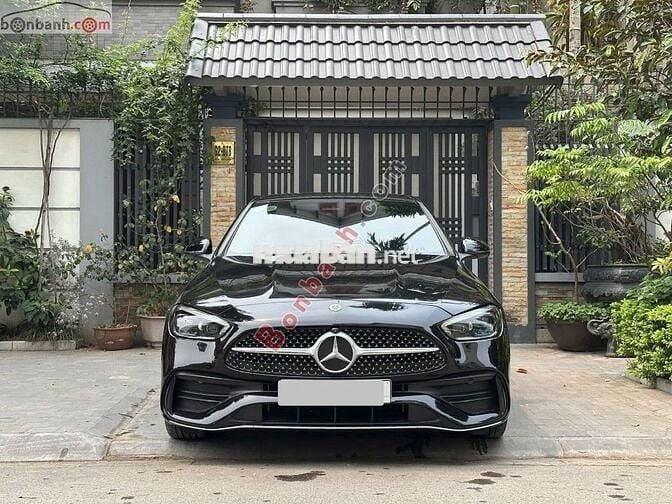 Mercedes Benz C300 AMG 2022 - 1 Tỷ 699 Triệu