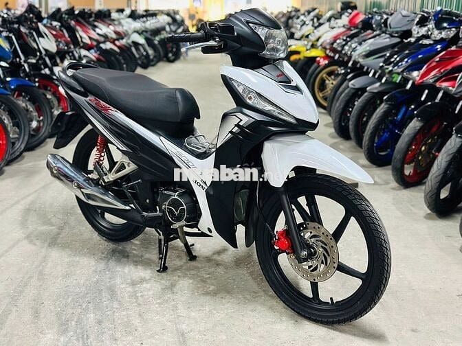 XE MÁYTHANHTÙNG_WAVE RSX FI TRẮNG BIỂN 29 VÀNH ĐÚC