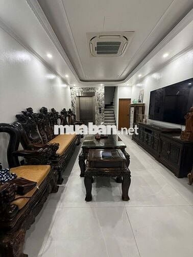 Nhà thang máy Chính chủ cần bán nhà Dương Văn Bé, gần trường cấp 1, 2
