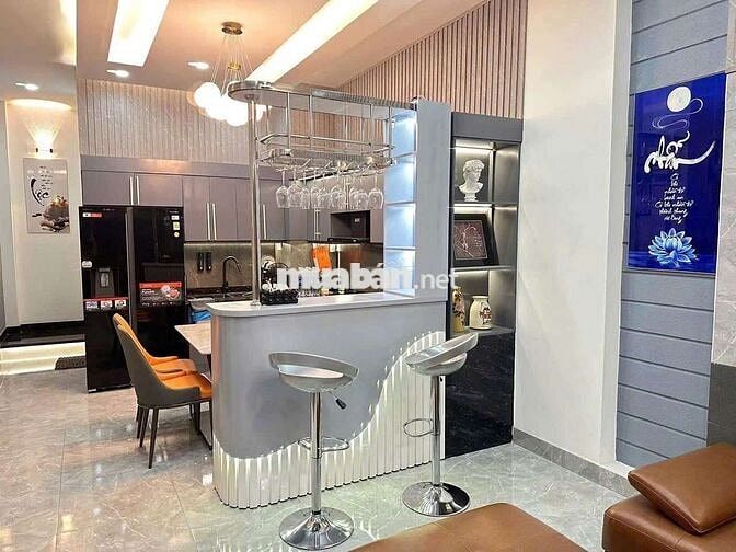 Cho thuê nhà NC 3PN 3WC hẻm 656 Quang Trung P11