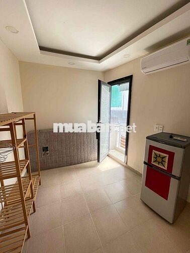 phòng ban công cho thuê giá rẻ ngay trung tâm gần DH Mở quận 1