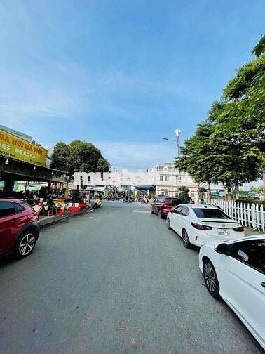 Cần bán gấp nhà đẹp Linh Tây  vị trí vip, sổ riêng, gần Phạm Văn Đồng!