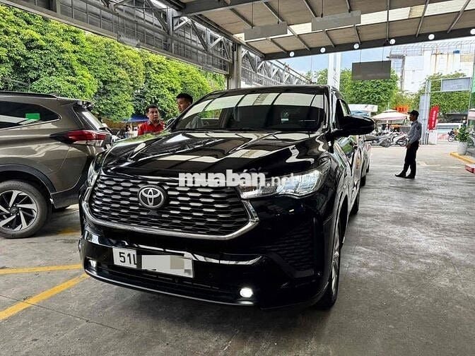 Toyota Innova Cross 2.0 2025 Xe hãng bán