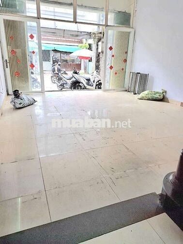 Nhà mặt tiền đường đông đúc gần chợ phù hợp kinh doanh buonban 3pn3wc