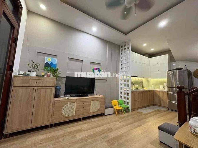 SIÊU PHẨM TRẦN CUNG - 37M - NHỈNH 7 TỶ - DÂN XÂY CHẮC CHẮN - Ở/ THUÊ