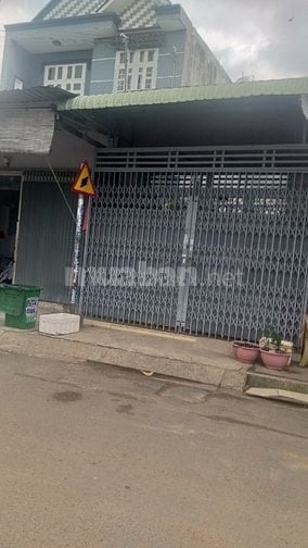 Bán nhà riêng gần chợ đầu mối Hóc Môn, 4,9 tỷ, 60m2.