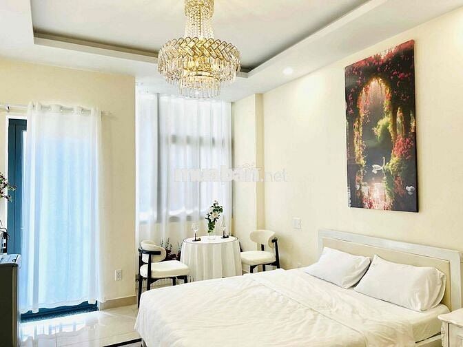 PRIVATE ROOM FOR RENT - STREET FACING HOUSE IN D1