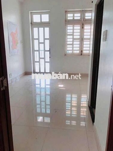 Cho thuê nhà mặt tiền đường Phạm Văn Đồng