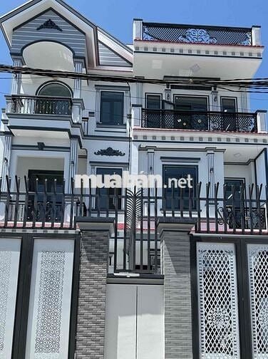 Nhà 3 tầng đẹp có sân để ô tô hẻm Gò Cây Sung sổ hồng giá 4 tỷ 850.