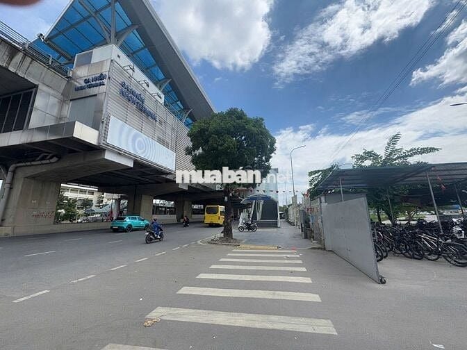 NÓNG NÓNG NÓNG nhà đẹp NHỈNH 4TỶ view vườn chuối gần NHÀ GA METRO Nhổn