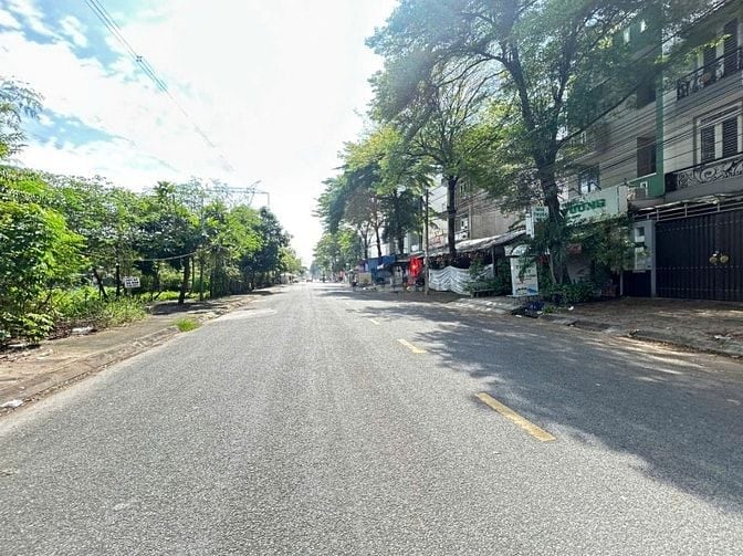 Bán đất MT đường 35A Trịnh Quang Nghị P7 Q8, đường 20m sổ sẵn cc liền