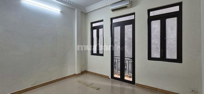 Cho thuê nhà riêng tại Ngõ 68 Cầu Giấy - 40m², nhà 4 tầng, 5PN