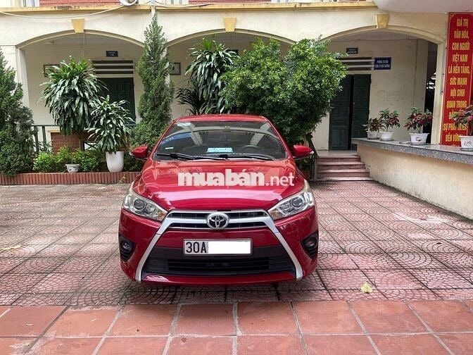 Gia đình bán chiếc xe ô tô Toyota Yarit 1.3G 2015