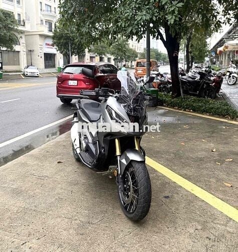 Ra đi đam mê Honda X-ADV cũ như mới vài tháng