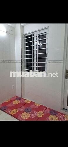 Nhà huỳnh văn bánh,1 trệt,3 lầu,sân thượng.