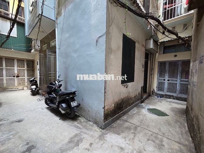 Bán Nhà Phố 8/3 20M x 4T Giá 5,5 Tỷ. Lô góc, 2 thoáng, 1 nhà ra ô tô