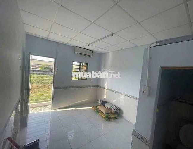 Thuê phòng trọ GV, 2,3tr, máy lạnh