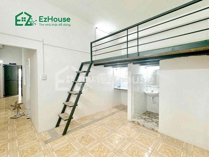DUPLEX GÁC CAO ĐI BỘ QUA ĐẠI HỌC CÔNG THƯƠNG SẴN MÁY LẠNH