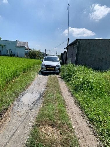 Chủ cần bán 4x20 , cách TT Đức Hòa 1km, Thổ cư 650 Triệu,sổ hồng riêng