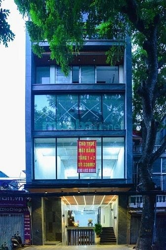 Cho thuê nhà tầng 1 và tầng 2 nhà mặt đường số 585 Hoàng Hoa Thám, BĐ