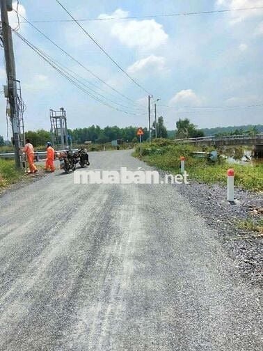 Bán đất ngang 37M dài 150M ( TDT 5580M2)