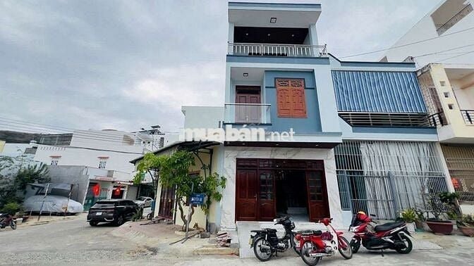 GIẢM GIÁ BÁN 5,5 TỶ NHÀ 3 TẦNG FULL NỘI THẤT GỖ- ĐƯỜNG 10M