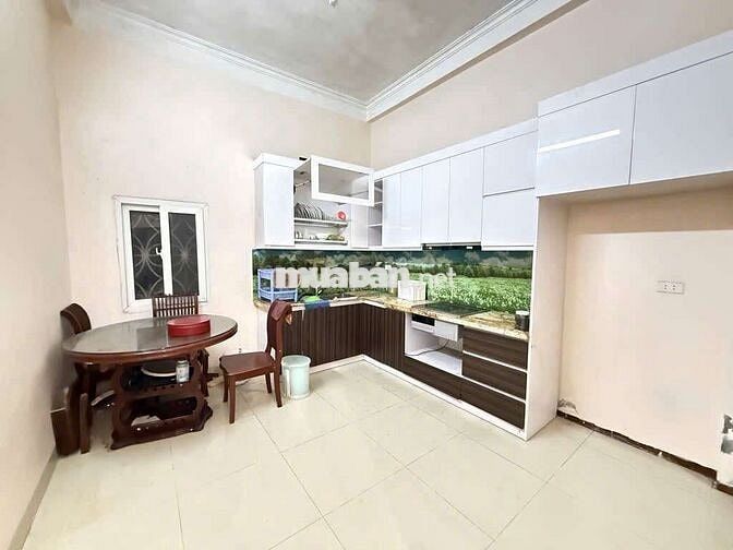 Bán nhà khu phân lô cán bộ .oto đỗ cửa. 52M,4 tầng. Giá 14 tỷ.