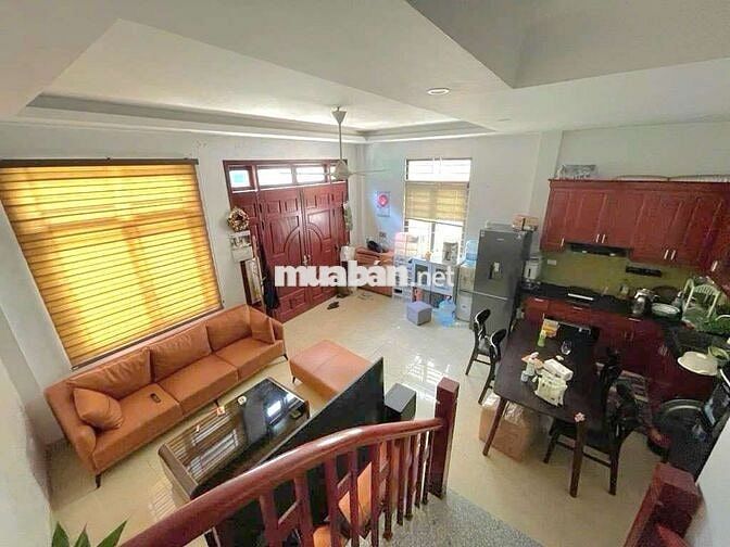 Bán nhà lô góc ô tô 7 chỗ đỗ cửa 36m² Bát Khối, Long Biên giá hấp dẫn