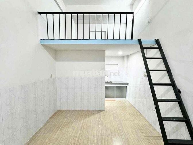 CHO THUÊ PHÒNG GÁC CAO - THANG MÁY - CỬA SỔ THOÁNG NGAY TRUNG TÂM