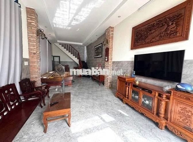 BÁN GẤP NHÀ DĨ AN CỰC GẦN BIG C – GIÁ CHỈ 890Tr – 90M² SỔ RIÊNG