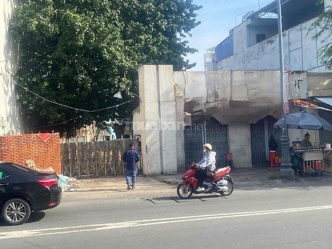 Cho thuê Đất trống mặt tiền : 784 Hồng Bàng, Phường 1, Q.11