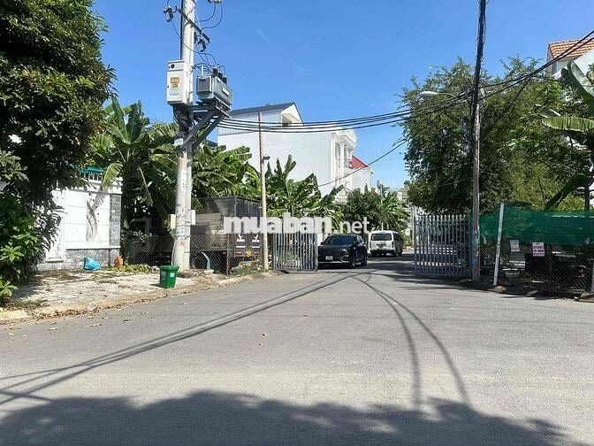 Bán nhanh lô đất biệt thự ngang 13mX19m 237m2 hướng đông cách Q7 5ph