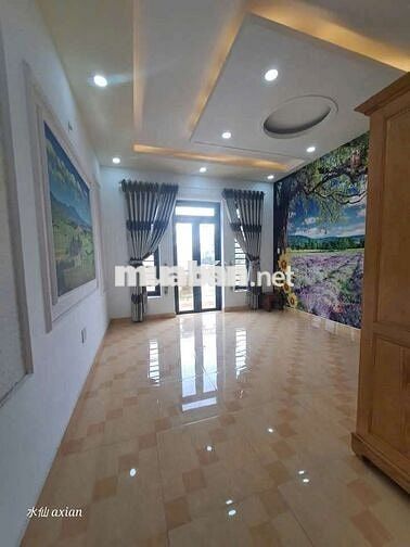 NHÀ SẠCH SẼ RỘNG 4*17, TRỆT LẦU, 2PN, 3WC, HẺM XE HƠI