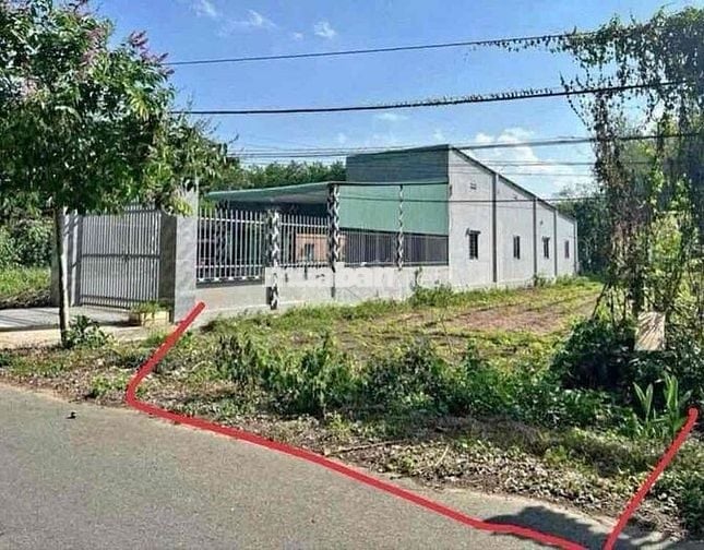Thanh lí nhanh miếng đất mặt tiền đường 32m