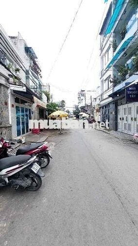 Hiếm, Xe hơi đậu trước nhà(4mx16m). Khu nhà Cao Tầng