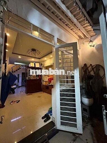 CHO THUÊ NHÀ Ở HẺM BA GÁC , 3PHỒNG NGỦ, NỘI THẤT CƠ BẢN , CMT8,QUẬ 10