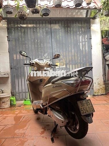 cần bán nhanh xe honda lead vàng kem